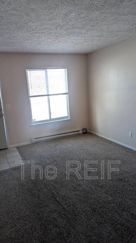 property at 721 Peachtree Pl