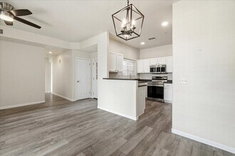 1633 E Lakeside Dr in Gilbert, AZ - Building Photo - Building Photo