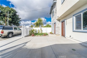 1504 Mathissen Ave in Compton, CA - Foto de edificio - Building Photo