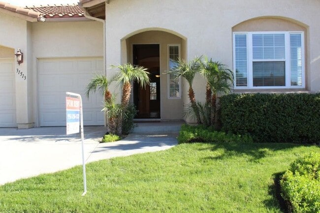 31513 Royal Oaks Dr in Temecula, CA - Building Photo - Building Photo