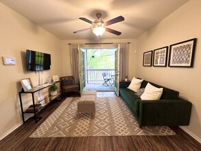 Vantage Point Apartments in Houston, TX - Foto de edificio - Building Photo