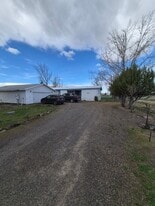 270 Hunter Dr in Alturas, CA - Building Photo