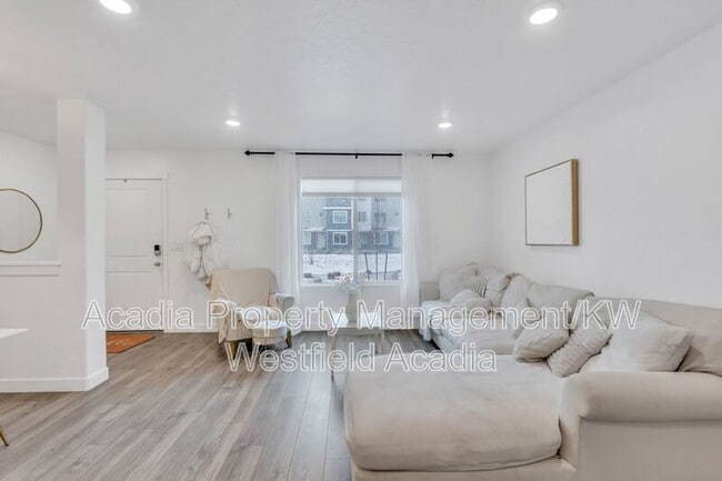 property at 38 N Heading Ct