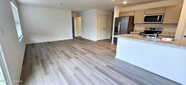 1557 Robin Rd in Shelbyville, KY - Building Photo - Building Photo