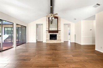 1109 Lohmans Crossing Rd in Lakeway, TX - Building Photo - Building Photo