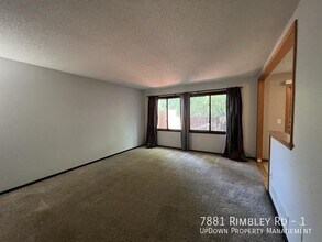 7881 Rimbley Rd in Woodbury, MN - Building Photo - Building Photo
