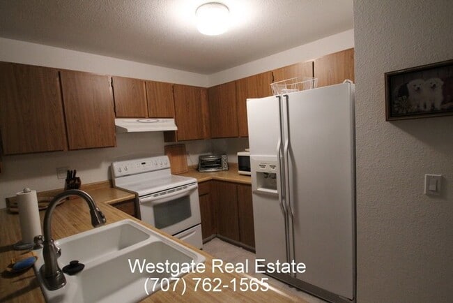 property at 61 Creek Ct