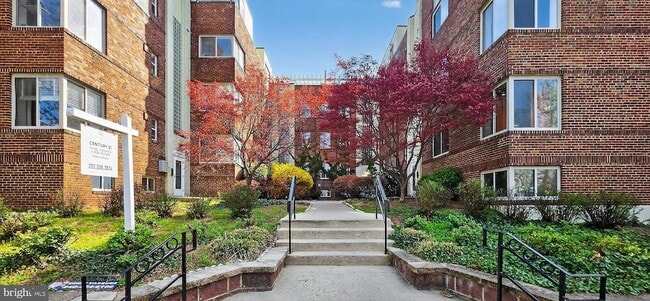 5407 9th St NW, Unit 306 in Washington, DC - Foto de edificio - Building Photo