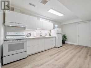 279 Hounslow Ave in Toronto, ON - Building Photo - Building Photo
