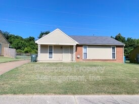 4381 Howardcrest Dr in Memphis, TN - Building Photo
