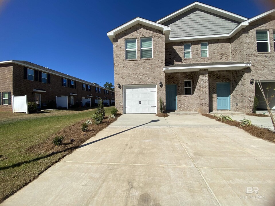 6668 Spaniel Dr in Spanish Fort, AL - Building Photo