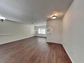 3904 Edgewood Terrace Rd in Greensboro, NC - Foto de edificio - Building Photo