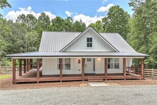 623 Sweetwater Creek Dr in Canton, GA - Building Photo