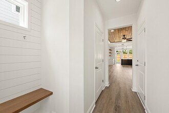 450 Grand Oaks Rd in Tallahassee, FL - Building Photo - Building Photo