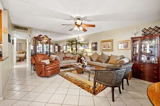 52 Saxony B in Delray Beach, FL - Building Photo - Building Photo