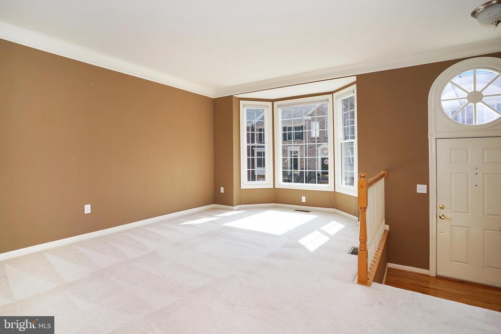 2243 Journet Dr in Dunn Loring, VA - Building Photo