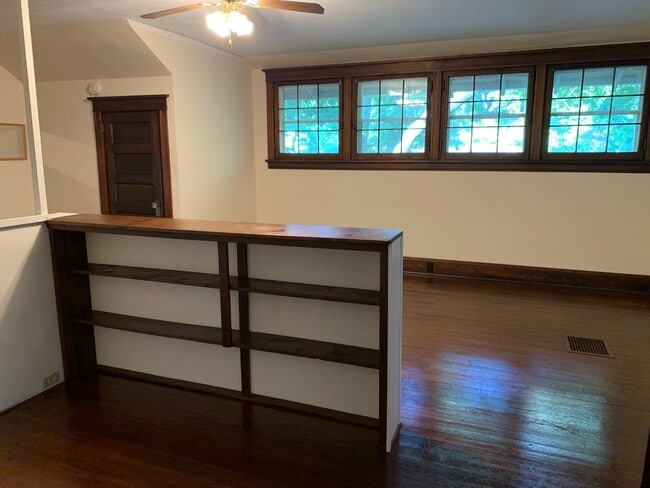 708 Vine St, Unit Apt 2 in West Lafayette, IN - Foto de edificio - Building Photo