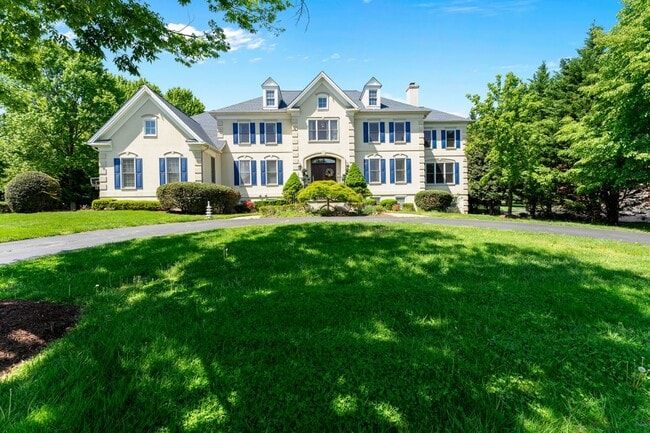 property at 1445 Mayhurst Blvd