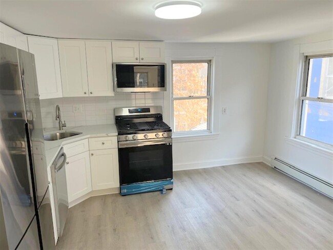 8 6th St, Unit 2