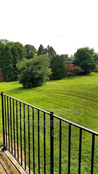 1140 King Louis Ct in Cincinnati, OH - Building Photo