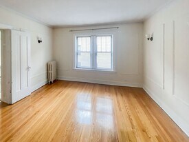 1950 W Wilson Ave, Unit 1944-2M in Chicago, IL - Building Photo