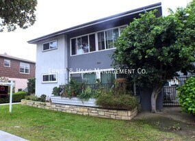 700 E Carson St in Long Beach, CA - Building Photo