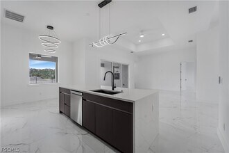 2721 NW 41st Ave in Cape Coral, FL - Building Photo - Building Photo