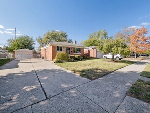 26805 Richard Dr in Warren, MI - Building Photo - Building Photo