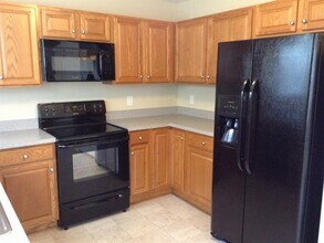 3646 Sunset Hollow Dr in High Point, NC - Foto de edificio - Building Photo