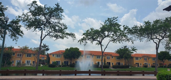 4915 Tradewinds Ter in Fort Lauderdale, FL - Building Photo - Building Photo