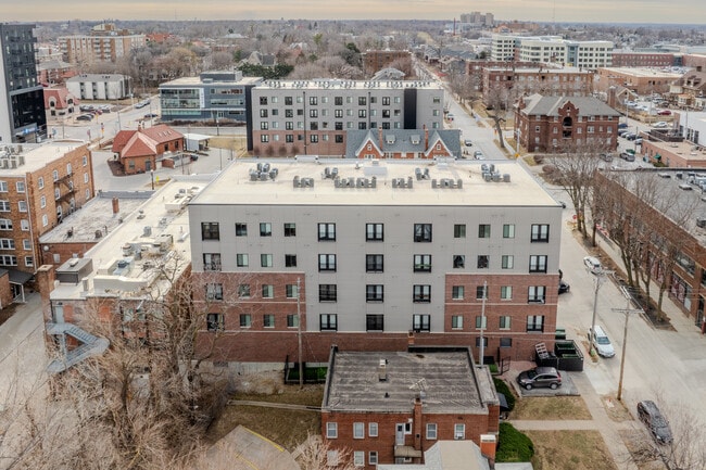Blackstone Station in Omaha, NE - Foto de edificio - Building Photo