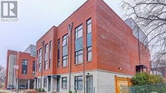 20 Echo Point in Toronto, ON - Building Photo