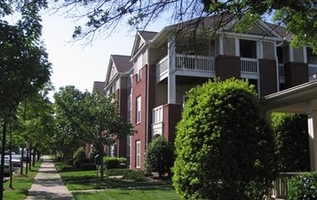 First Ward Place in Charlotte, NC - Building Photo - Building Photo