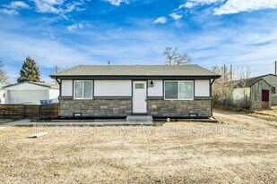 6820 Niagara St in Commerce City, CO - Building Photo