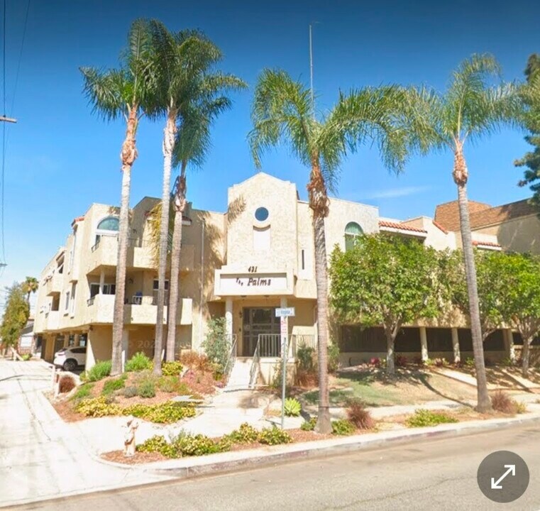 421 W 6th St in Long Beach, CA - Building Photo