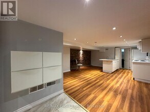 11 Somerset Ave in Toronto, ON - Building Photo - Building Photo