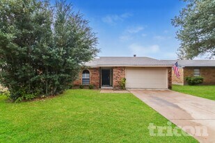 9324 Timberbluff Rd in Dallas, TX - Building Photo