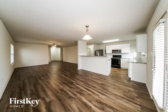 2136 Benning Way in Fort Worth, TX - Foto de edificio - Building Photo