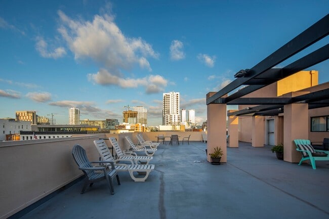 Greystone Lofts in San Diego, CA - Building Photo - Interior Photo