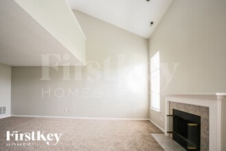 4327 Autumn Crest Ct, Unit B in Indianapolis, IN - Building Photo - Building Photo