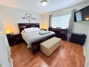 7255 NW 173rd Dr in Hialeah, FL - Building Photo - Building Photo