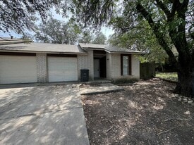 8930-8932 Hambledon Dr in San Antonio, TX - Building Photo