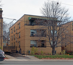 939 Avenue Rd in Toronto, ON - Building Photo - Primary Photo