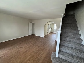 5105 Chalgrove Ave in Baltimore, MD - Building Photo - Building Photo