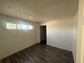 561 Valley Ave, Unit B in Barstow, CA - Building Photo - Building Photo