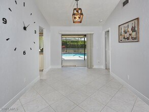 213 Bay Meadows Dr in Naples, FL - Building Photo - Building Photo