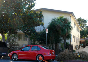 1801 N Edgemont St in Los Angeles, CA - Building Photo - Building Photo