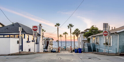 3929 The Strand in Manhattan Beach, CA - Building Photo - Building Photo