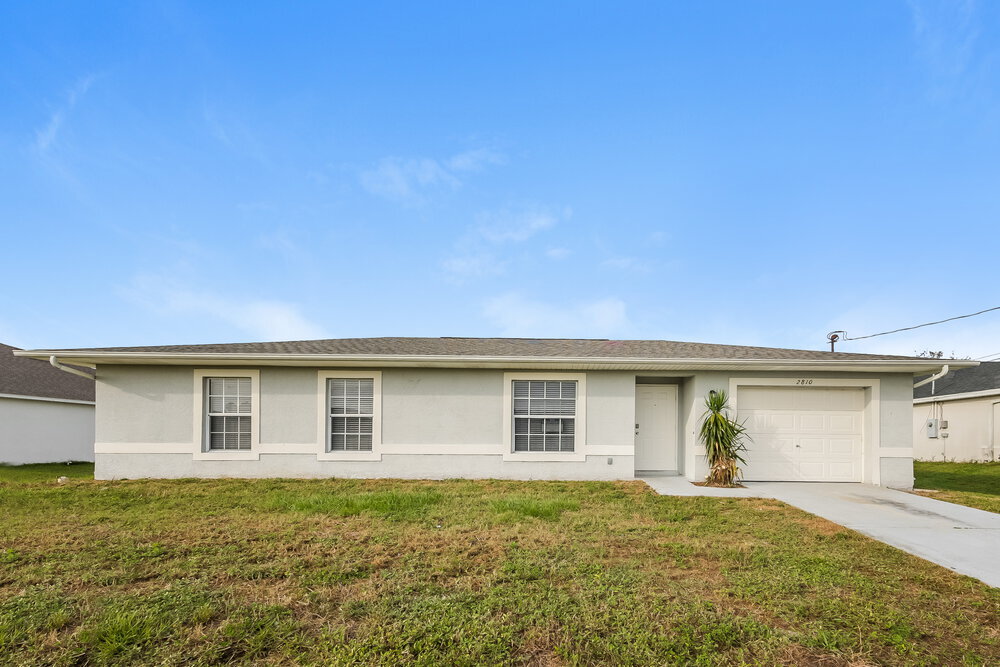 2810 39th St SW in Lehigh Acres, FL - Building Photo