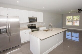 195 S 4th St in Lantana, FL - Building Photo - Building Photo
